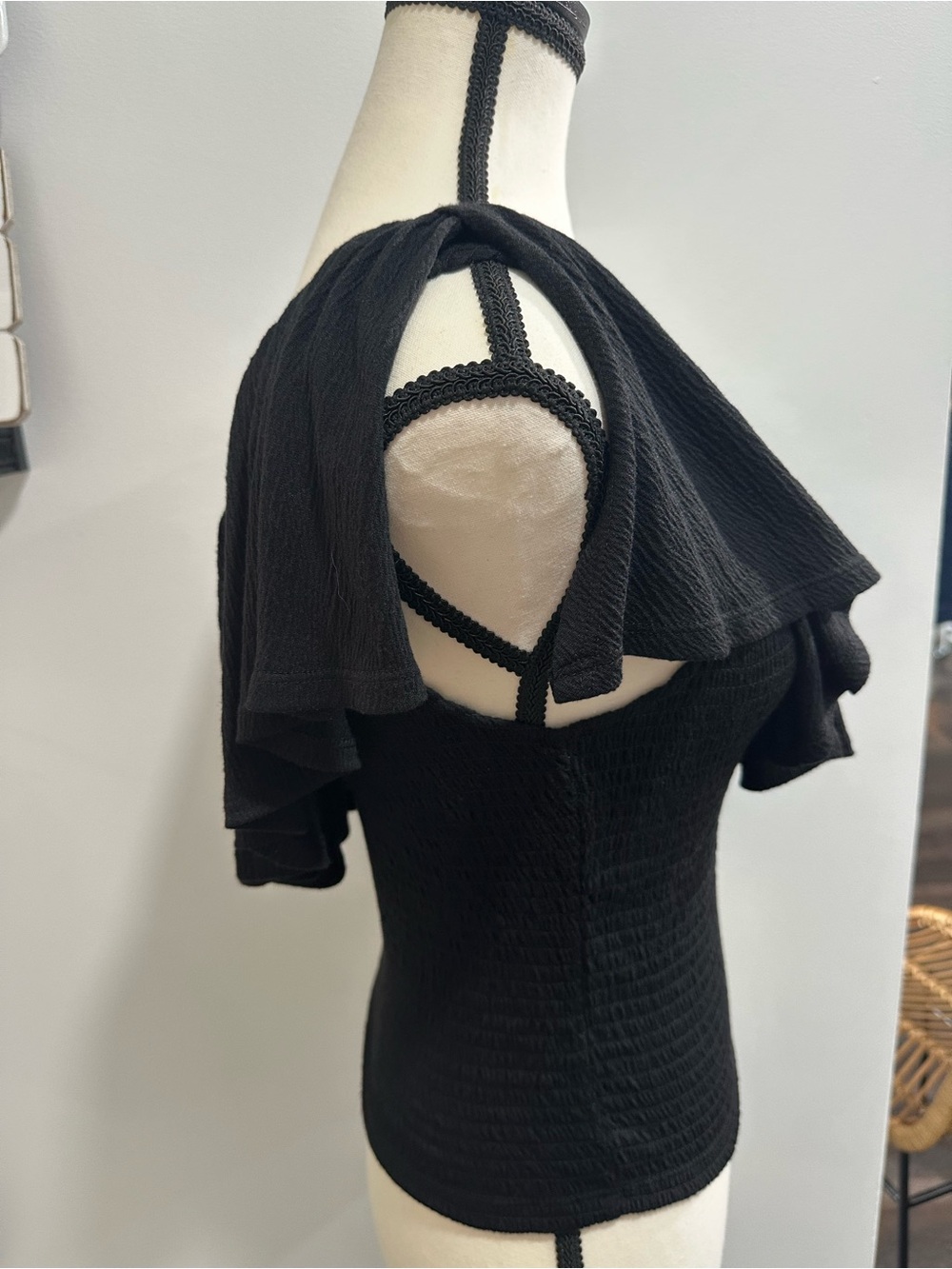 One-Shoulder Ruffle Knit Top - Black - Picture 4 of 7